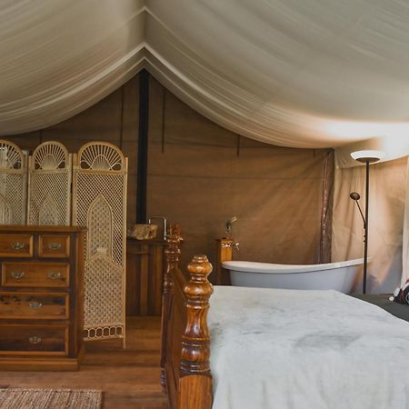מאונט בורל Silk Pavilions Glamping מראה חיצוני תמונה