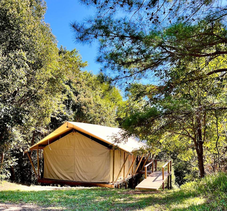 מאונט בורל Silk Pavilions Glamping מראה חיצוני תמונה
