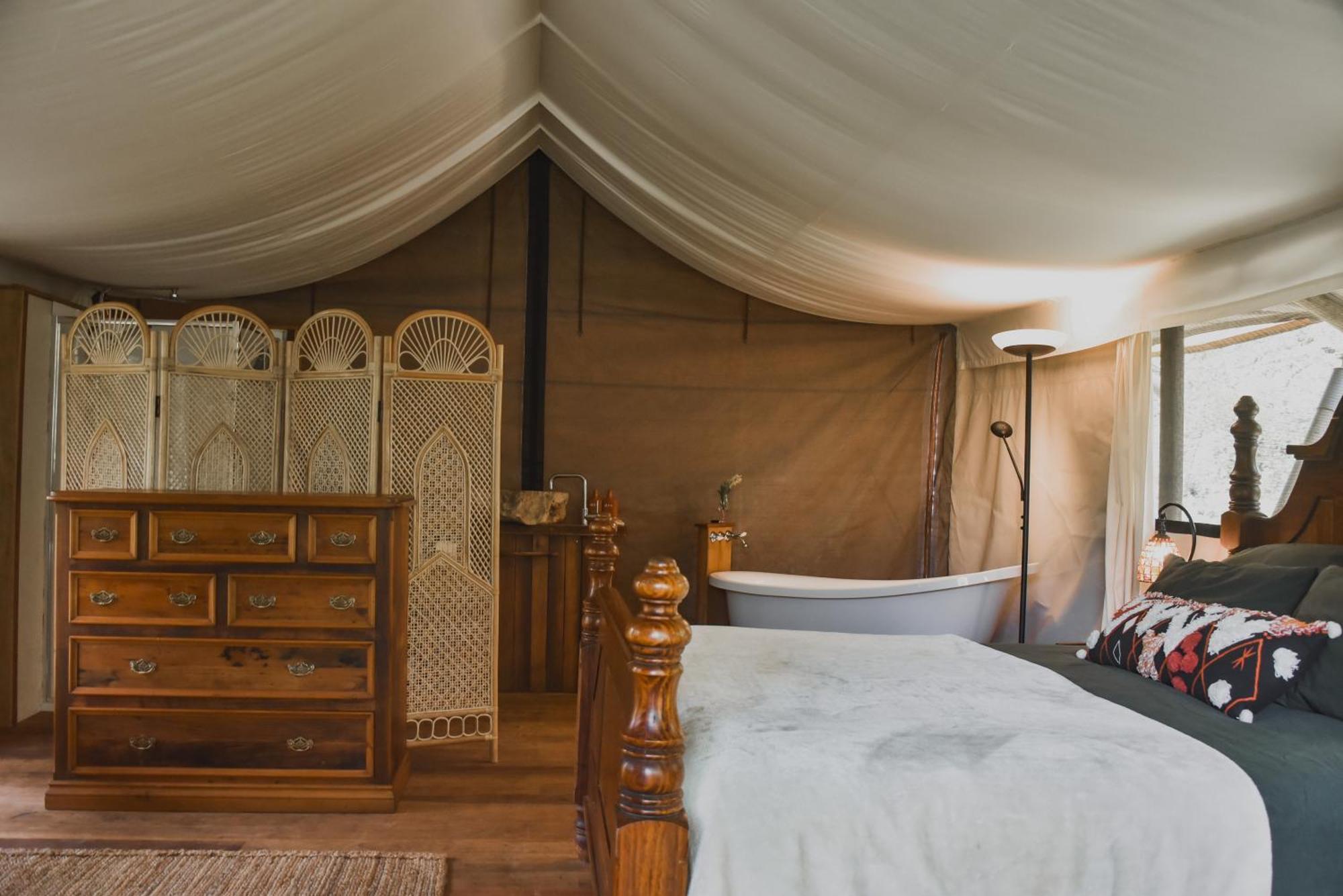 מאונט בורל Silk Pavilions Glamping מראה חיצוני תמונה